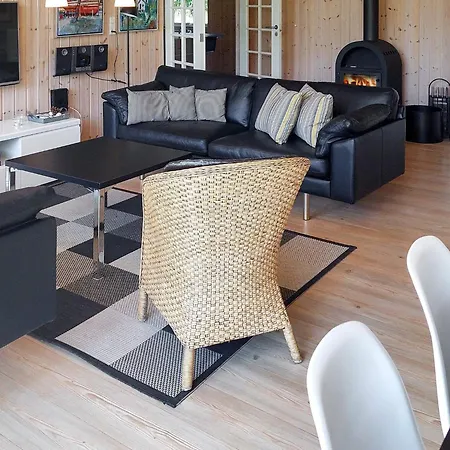 10 Person In Lb K Holiday home Aalbaek